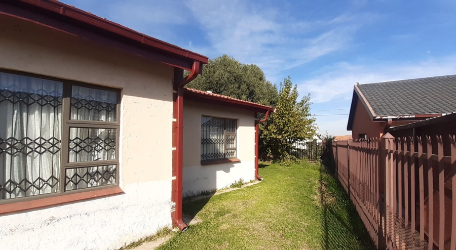 3 Bedroom Property for Sale in Botshabelo Free State